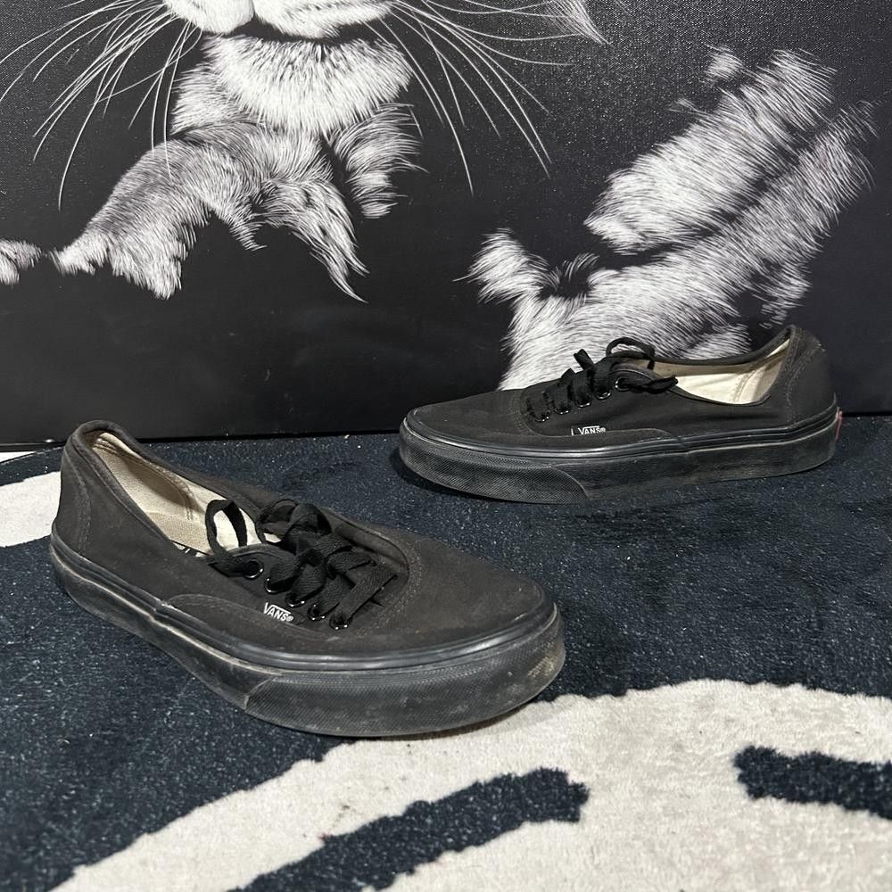 Vans Authentic VN000EE3BKA Athletic Sneaker Unisex M6.5/W8 Black Skateboarding